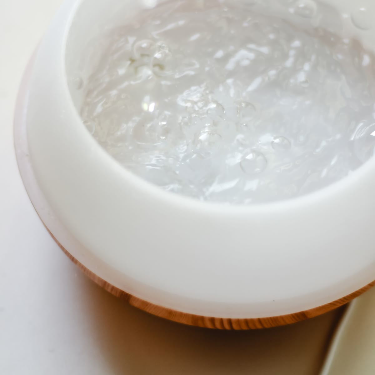 Cheap plastic ultrasonic diffuser with a water tank